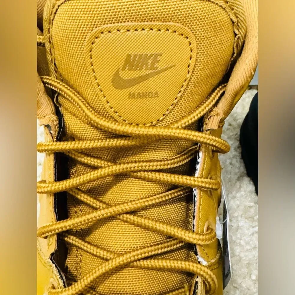 NWT Nike Manoa Lace Up Boot in Wheat Color Big Kid Boys Sz 6.5